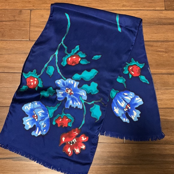 💗Vintage Canadian Hand Painted Silk Scarf - Picture 3 of 4